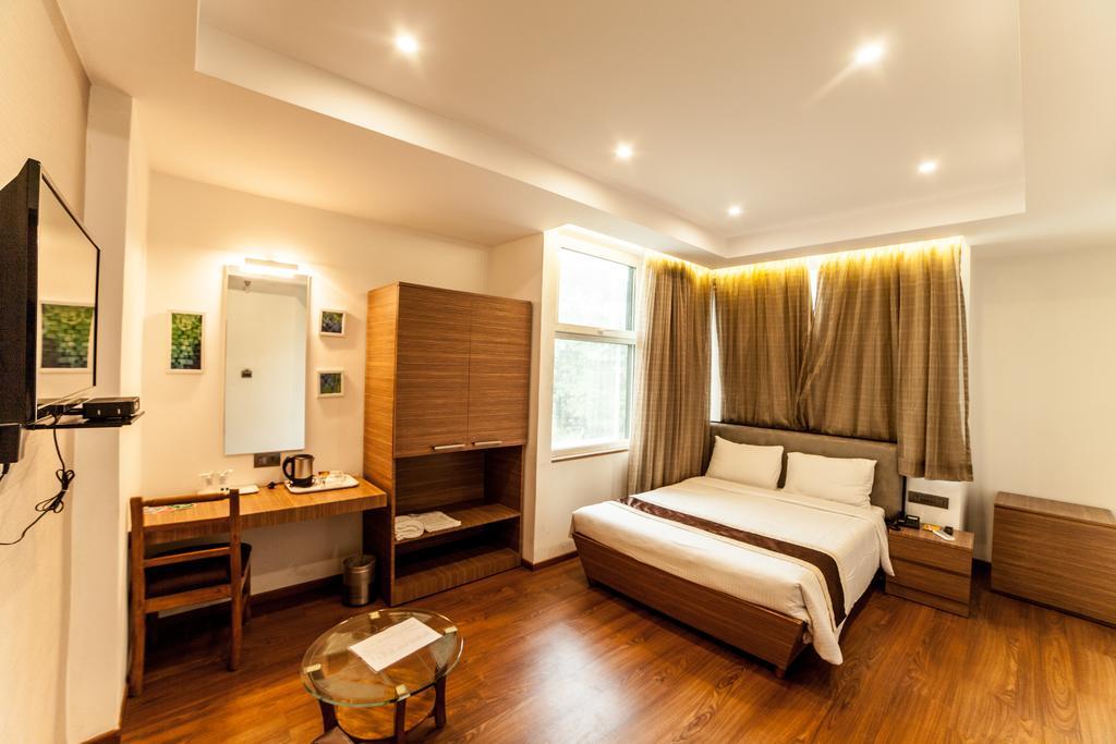 Brownstar Boutique Hotel Chennai Exteriör bild