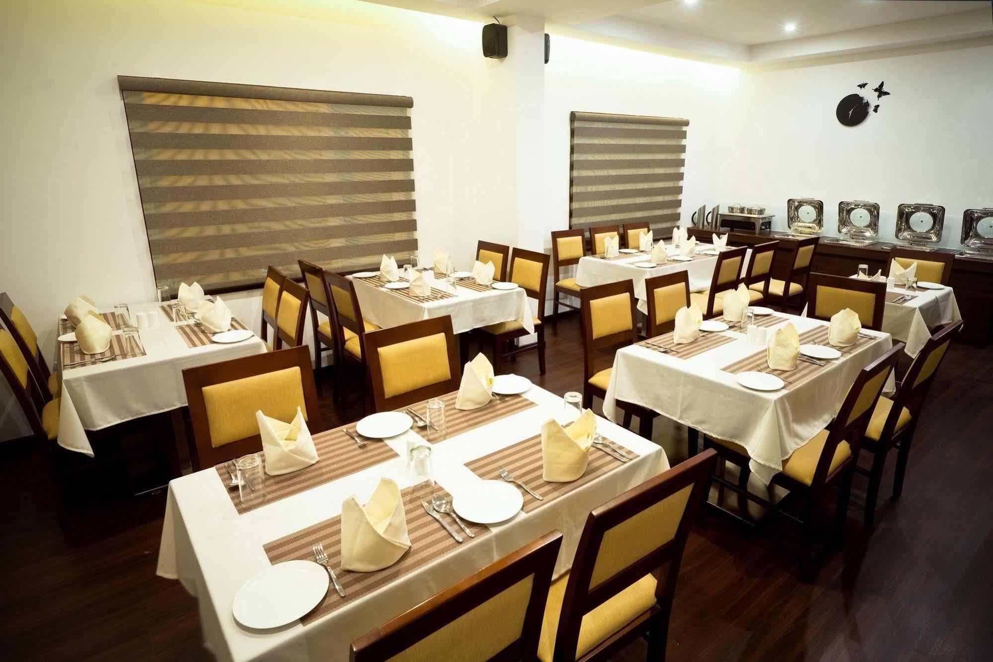 Brownstar Boutique Hotel Chennai Exteriör bild
